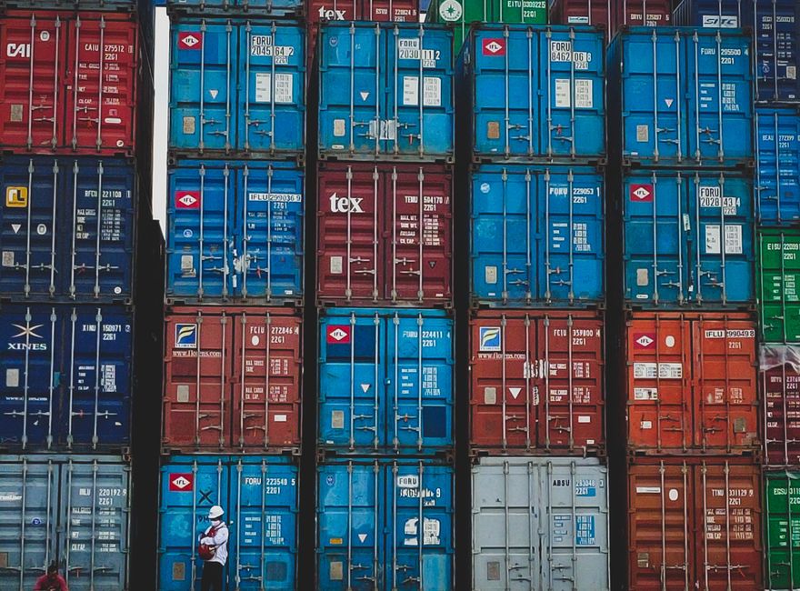 "제 컴퓨터에선 되는데요"가 사라지는 순간 — Docker, 처음 만나는 컨테이너