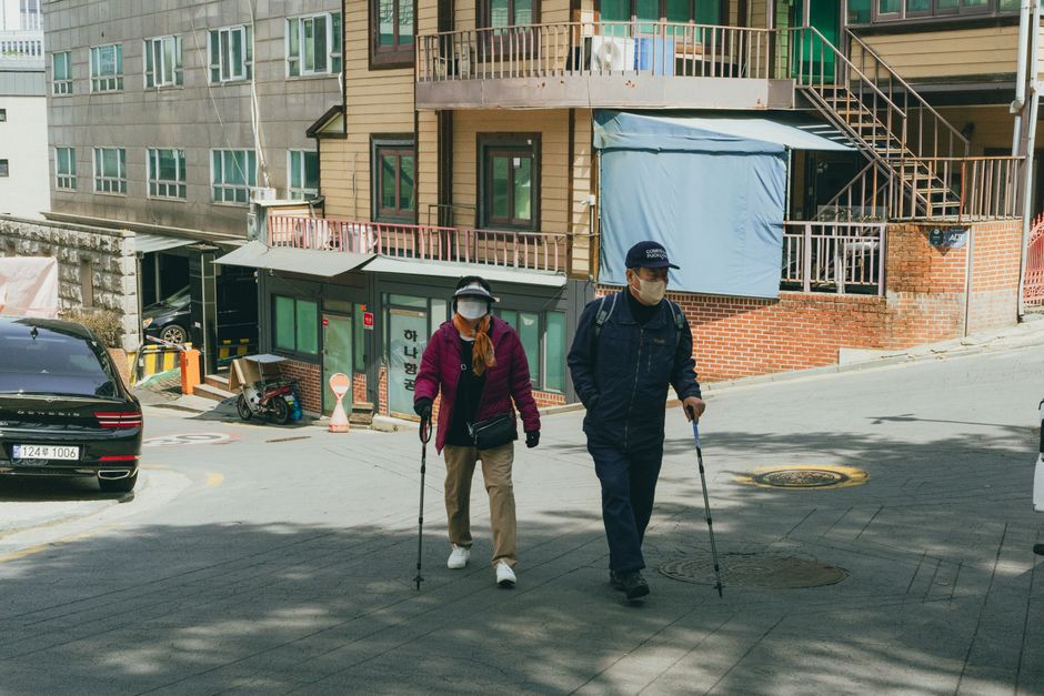 부모님 통장에 매달 34만 원 — 기초연금·노인일자리·장기요양, 자식이 대신 챙겨드릴 세 가지
