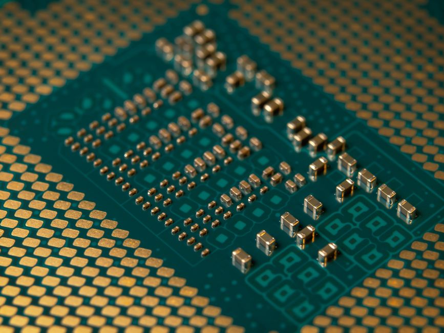 Korea Market Brief — KOSPI up 3.56% to a fresh high as chip buying rolls on (Aug 13)